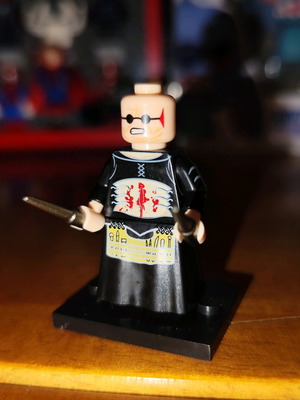 Butterball σαν καινούργιο, φιγούρα Hellraiser με βάση και μαχαιράκια