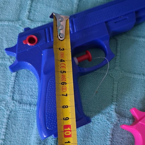 Plastic water guns set of 2, 17 cm, like new