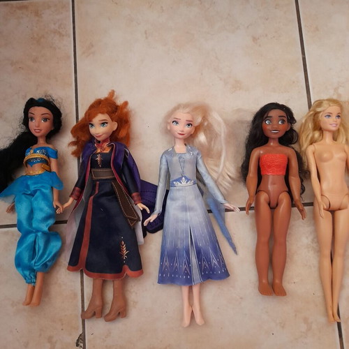 Disney dolls like new, sold together or separately