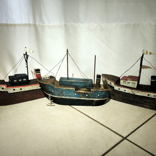 Wooden decorative ships like new, set of three