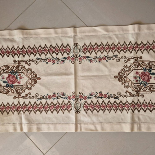 Set of handmade square napkins like new, beige