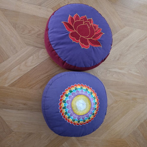 Meditation cushions with buckwheat hulls, pack of 2