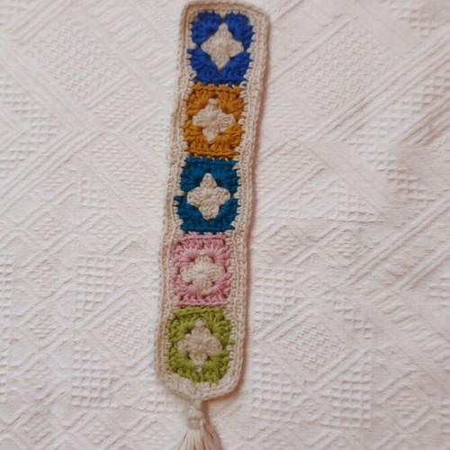 Handmade knitted bookmark with tassel and 100% cotton yarn new