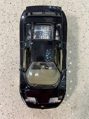Bugatti EB110 toy car like new, 1/18 scale Bburago