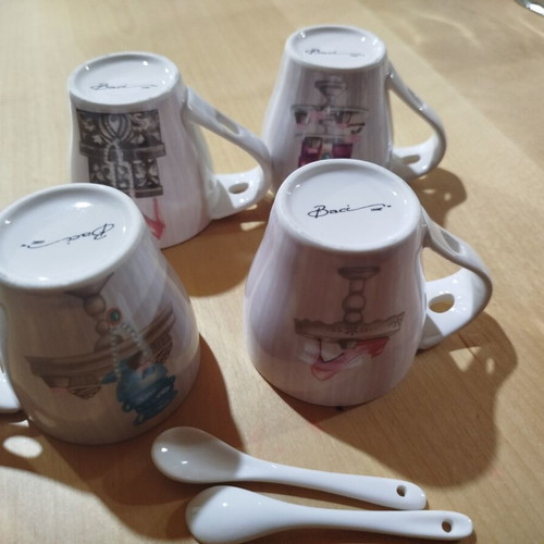 Espresso cups set of 4, new, missing 2 spoons