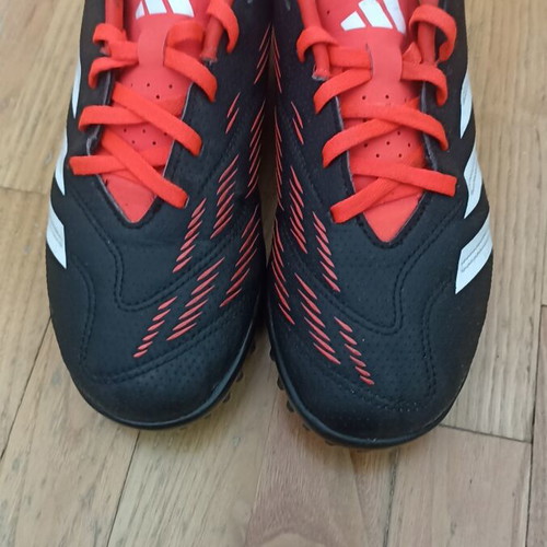 Adidas Predator Club TF kids' football shoes, size 38, black and red