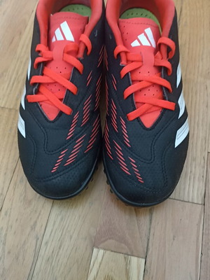 Adidas Predator Club TF kids' football shoes, size 38, black and red