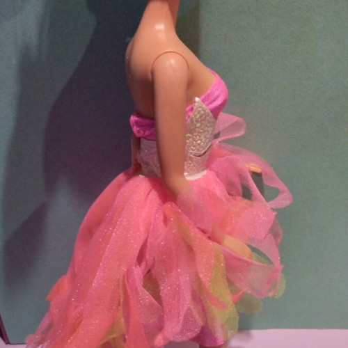 Barbie vintage Party Time doll like new with fuchsia dress and extra outfit