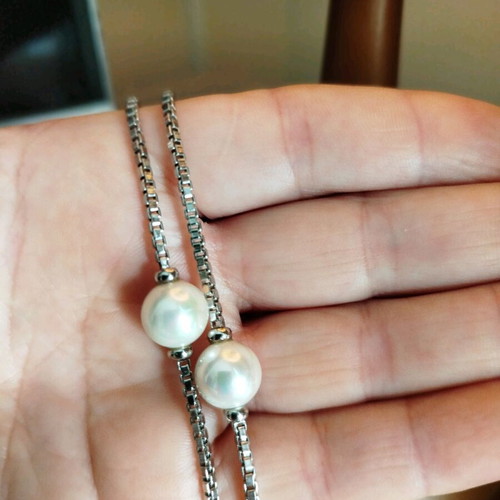 Silver necklace with pearls like new