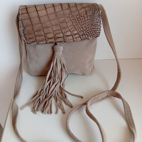 Saint Clair Paris leather crossbody bag like new, beige, croco print