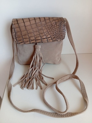 Saint Clair Paris leather crossbody bag like new, beige, croco print
