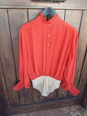 Le Vertige bodysuit shirt size M like new, red