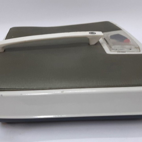 Vintage mechanical scale used, 125 kg capacity, large platform, analog display