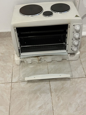 Oven used, in good condition