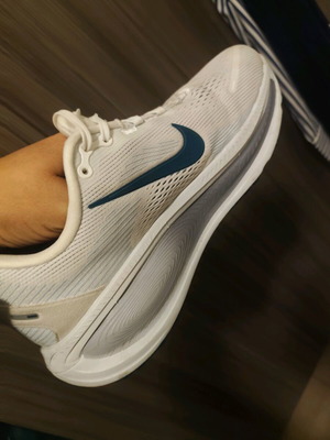 Nike Vomero 18 shoes like new, sport style, size 41