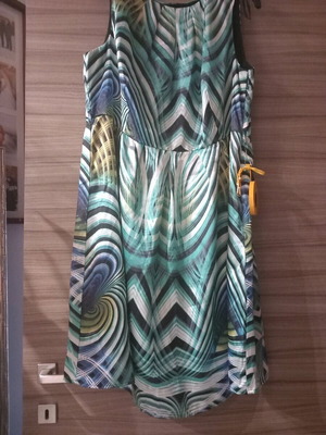 South Sleeveless Dress new, with yellow belt, size 20