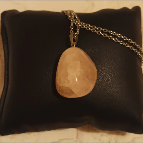 Semi-precious rose quartz pendant on silver chain like new