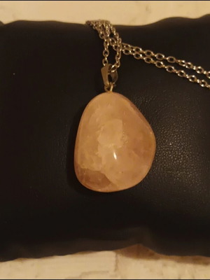 Semi-precious rose quartz pendant on silver chain like new
