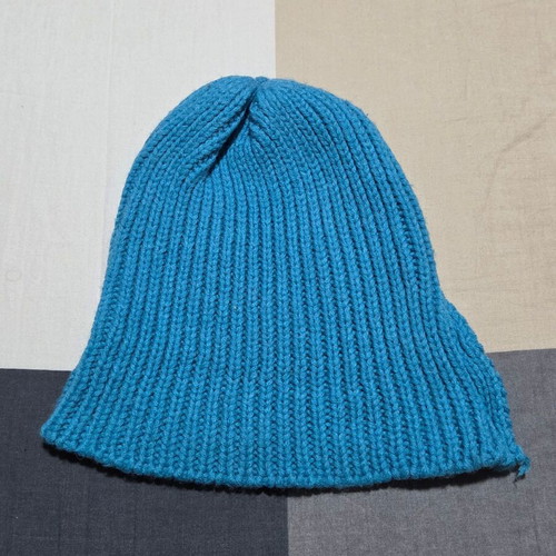Teen Kids Hat like new, blue turquoise