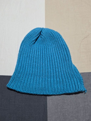 Teen Kids Hat like new, blue turquoise