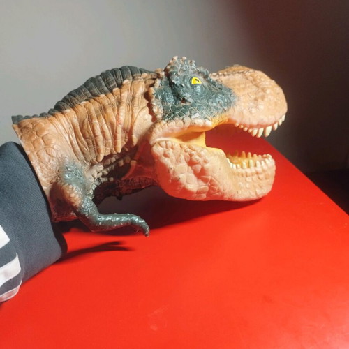 Dinosaur glove used, one size, plastic elastic