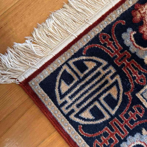 Machine-made red rug 100% wool like new 3.10x1.85
