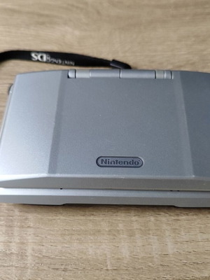 Nintendo DS (2004) μεταχειρισμένο χωρίς φορτιστή και πενάκι