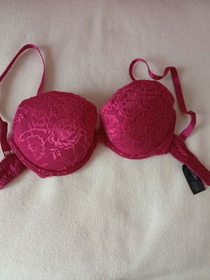 BodyFlirt fuchsia lace bra size 80B new