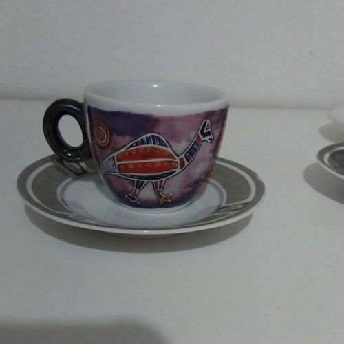 Set of 6 cups with saucers like new