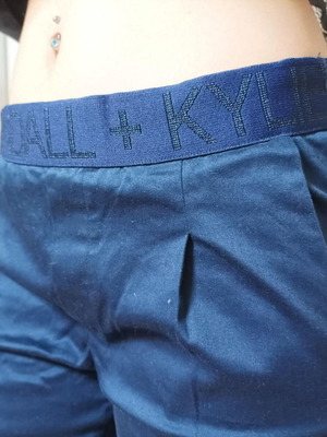 Kendall + Kylie navy blue cotton pants Small like new