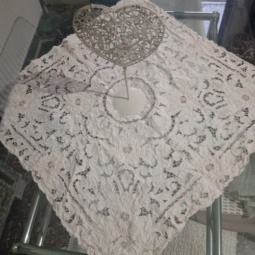 Large table linen like new