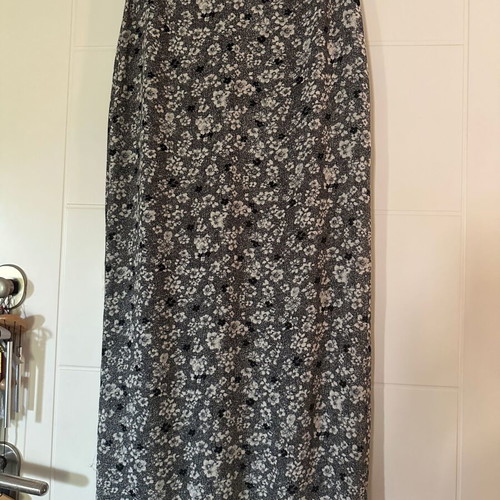 Badila summer skirt size M, like new, white and gray