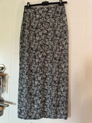 Badila summer skirt size M, like new, white and gray