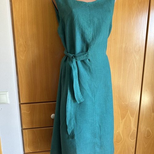 Linen dress 100% used, breathable with adjustable belt, size large