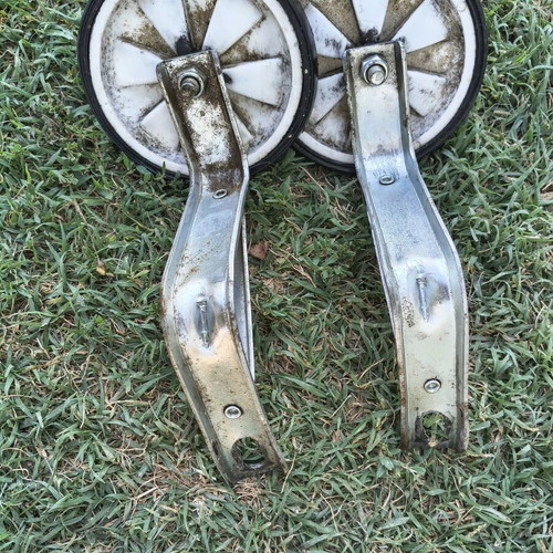 Bicycle training wheels, sturdy metal construction