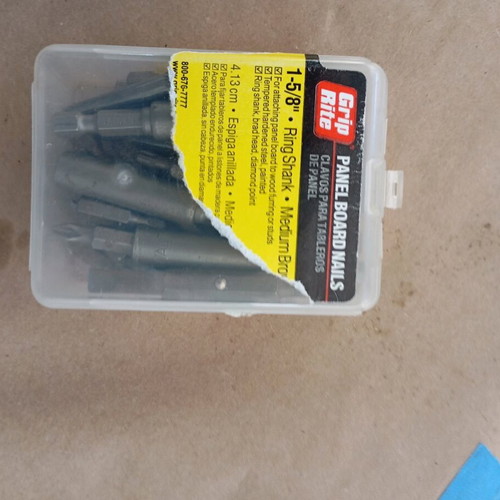 Drill and screwdriver bits set new, 28 pieces
