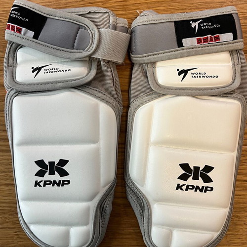 E-socks KPNP electronic Tae Kwon do foot protectors size 2 like new