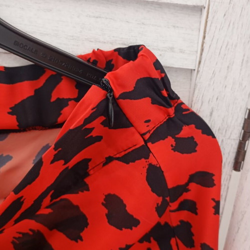 Imperial skirt medium size like new, black and red
