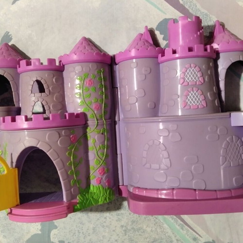 Dora the Explorer Purple Princess Fairytale Castle with 3 figures used