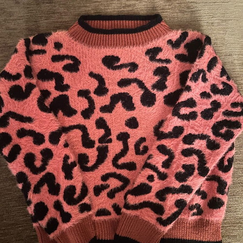 Knitted sweater with animal print like new, one size