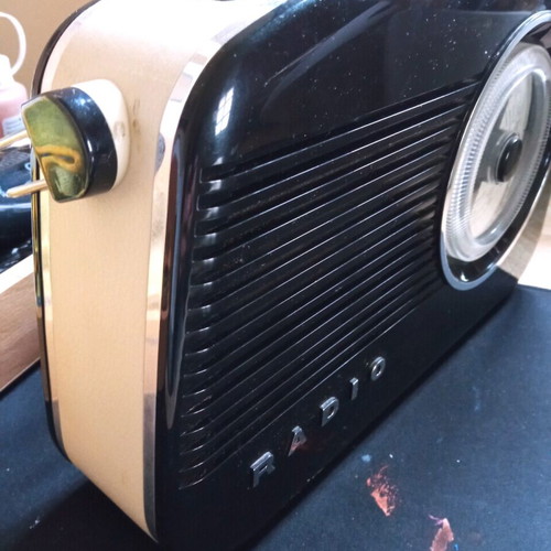 Radio used, Chinese, clear reception, 32x22 cm