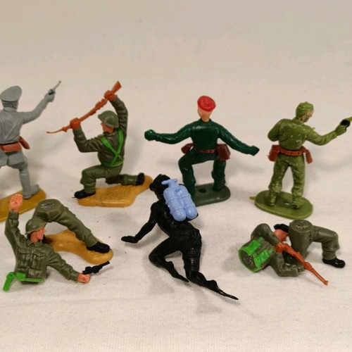 Timbo vintage toy soldiers used, all together