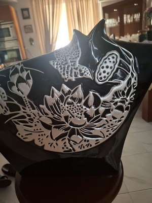Large polygonal decorative vase