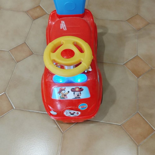 Disney Mickey Mouse Ride-On Car like new with fire truck sound