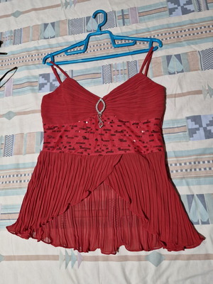 Red top with adjustable straps and side zipper, size 40