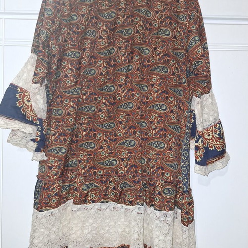 Lachouri dress with lace trim and buttons, like new, size L