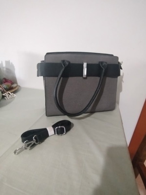 Shoulder bag grey with black details, blue interior, multiple pockets