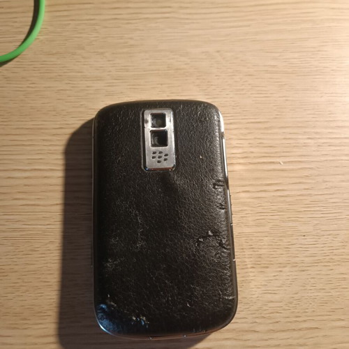 Mobile phones with buttons used, unknown working condition