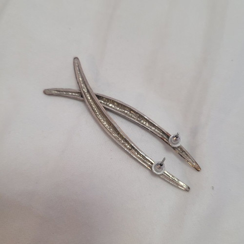Silver dangling women's earrings
