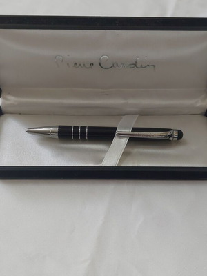 Pierre Cardin pen used with case